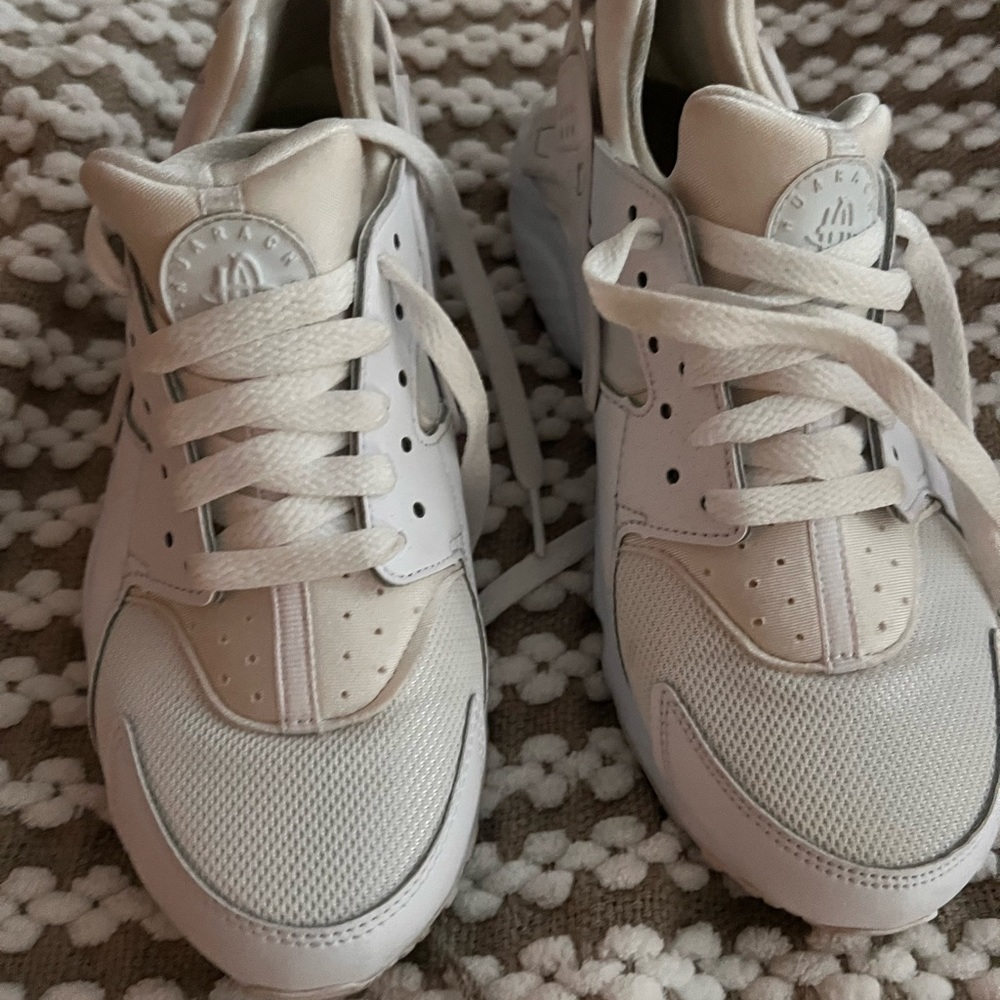 These are a kid 6 which is a women 8